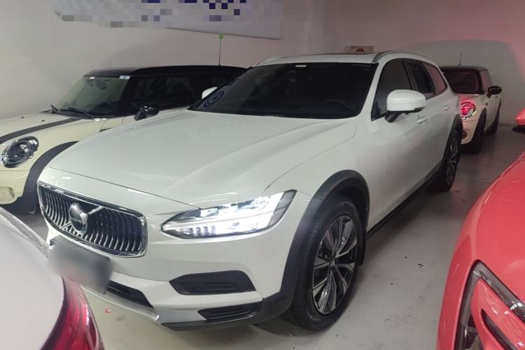 Used Volvo V90 2022 Cross Country B5 AWD Smart Range Edition Front