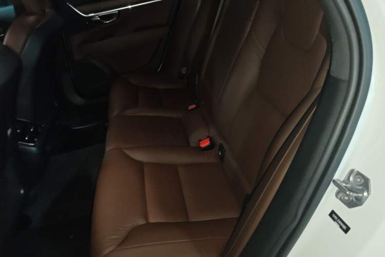 Used Volvo V90 2022 Cross Country B5 AWD Smart Range Edition Left Rear Seat