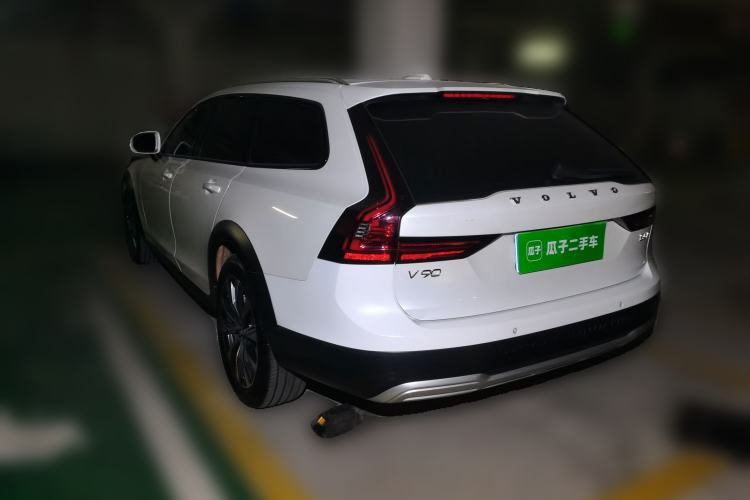 Used Volvo V90 2022 Cross Country B5 AWD Smart Range Edition Rear Left 45 Deg