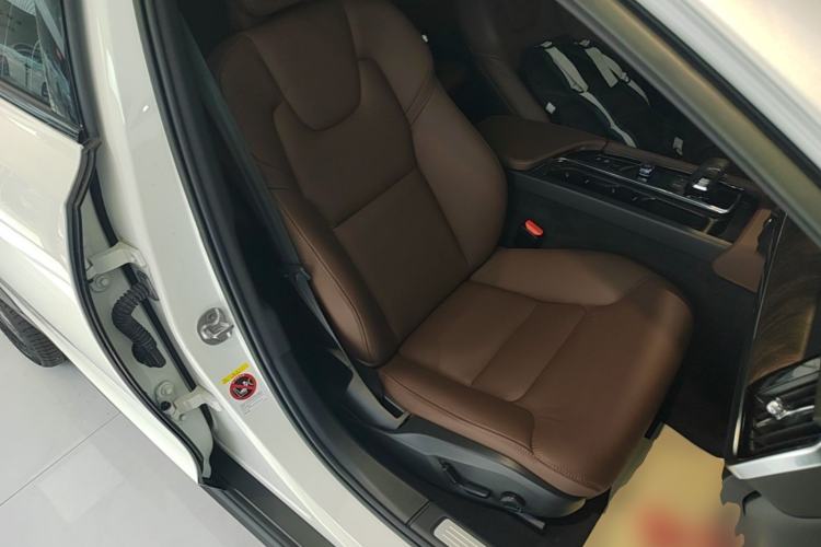 Used Volvo V90 2022 Cross Country B5 AWD Smart Range Edition Right Front Seat