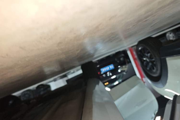 Used Volvo V90 2022 Cross Country B5 AWD Smart Range Edition Right Side Sill