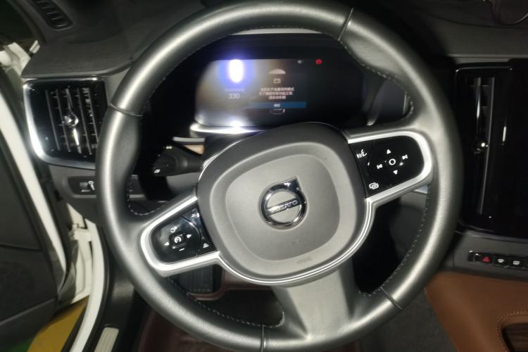 Used Volvo V90 2022 Cross Country B5 AWD Smart Range Edition Steering Wheel