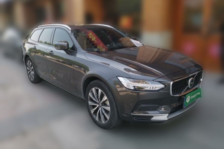 Used Volvo V90 2023 Cross Country B5 AWD Smart Range Edition Front Right 45 Deg