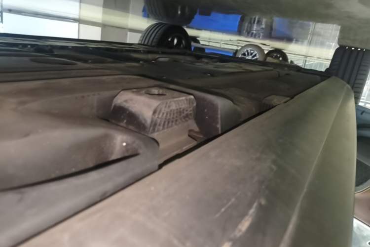 Used Volvo V90 2023 Cross Country B5 AWD Prestige Edition Left Side Sill