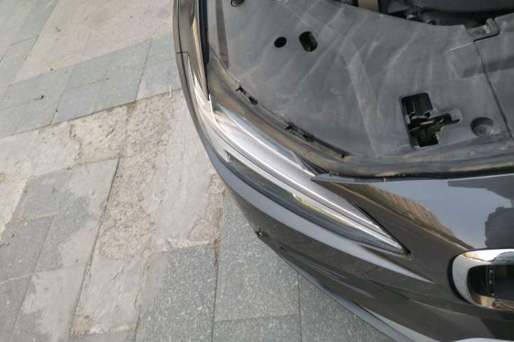 Used Volvo V90 2023 Cross Country B5 AWD Smart Range Edition Right Front Headlight
