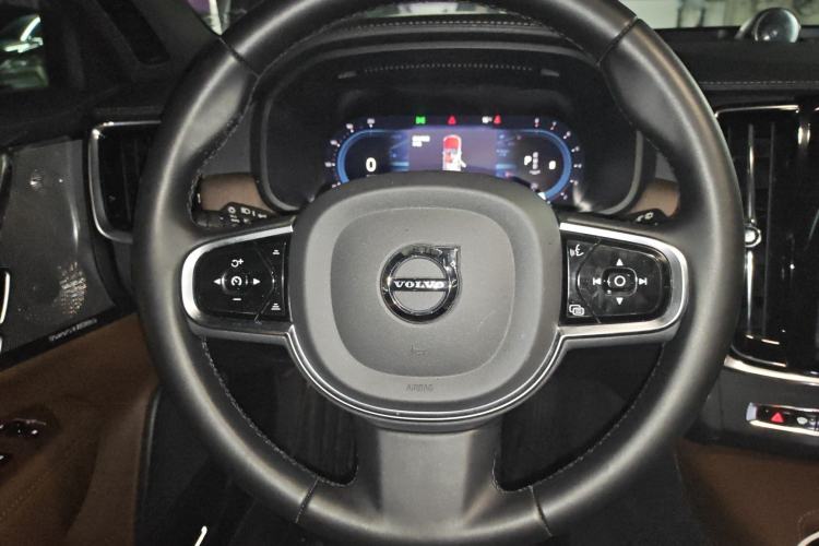 Used Volvo V90 2023 Cross Country B5 AWD Prestige Edition Steering Wheel