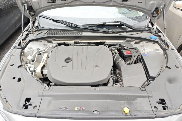 Used Volvo V90 2023 Cross Country B5 AWD Smart Range Edition Engine Bay