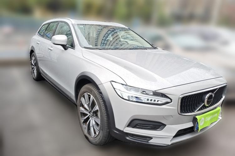 Used Volvo V90 2023 Cross Country B5 AWD Smart Range Edition Front Right 45 Deg