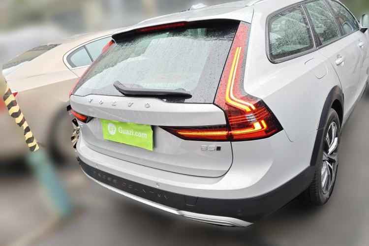 Used Volvo V90 2023 Cross Country B5 AWD Smart Range Edition Rear