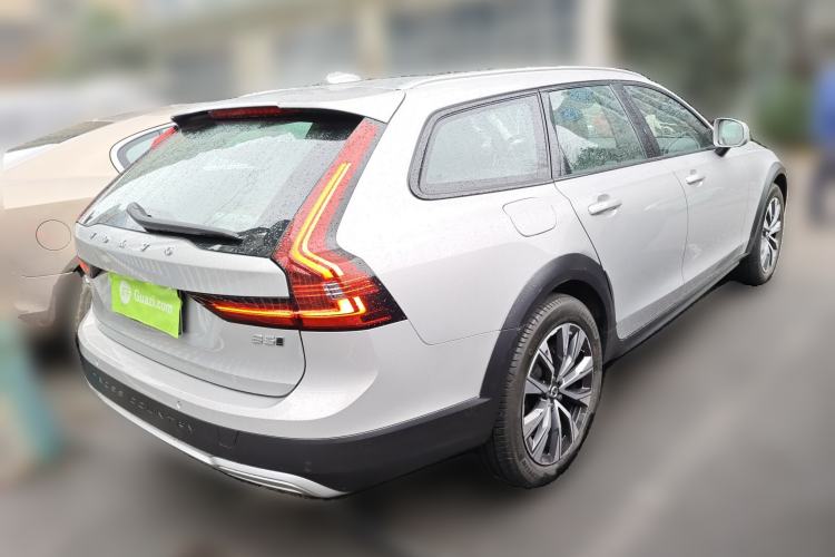 Used Volvo V90 2023 Cross Country B5 AWD Smart Range Edition Rear Right 45 Deg