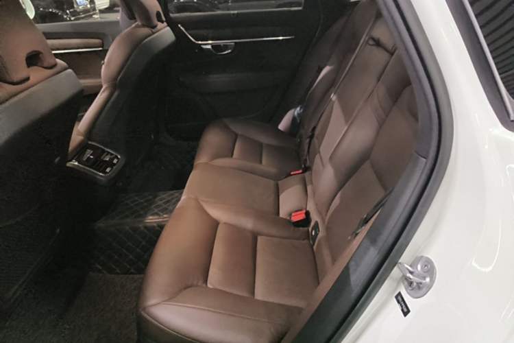 Used Volvo V90 2023 Cross Country B5 AWD Smart Range Edition Left Rear Seat