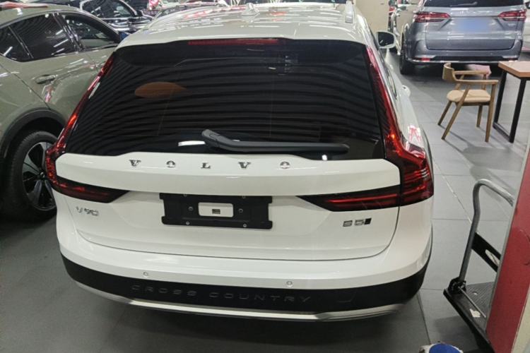Used Volvo V90 2023 Cross Country B5 AWD Smart Range Edition Rear