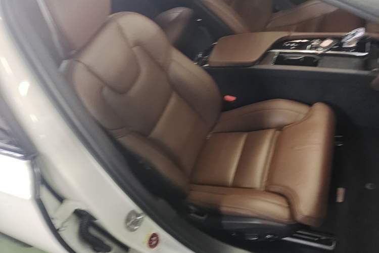 Used Volvo V90 2023 Cross Country B5 AWD Prestige Edition Right Front Seat