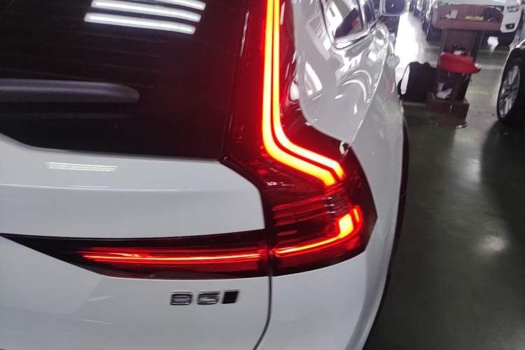 Used Volvo V90 2023 Cross Country B5 AWD Prestige Edition Right Rear Taillight