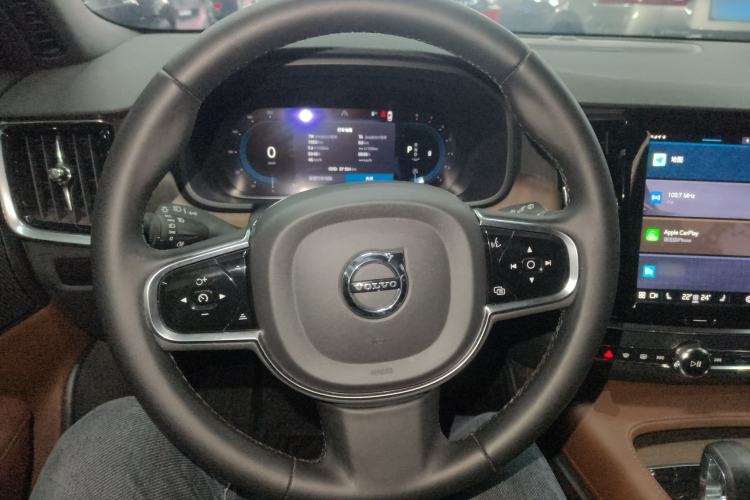 Used Volvo V90 2023 Cross Country B5 AWD Smart Range Edition Steering Wheel