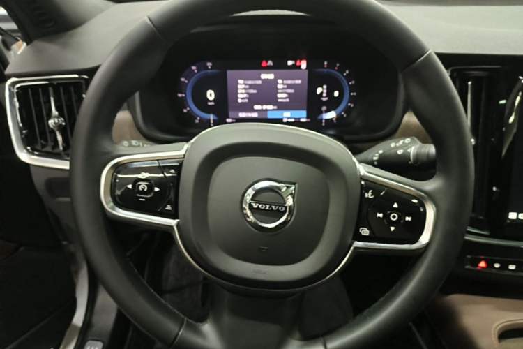Used Volvo V90 2023 Cross Country B5 AWD Smart Range Edition Steering Wheel