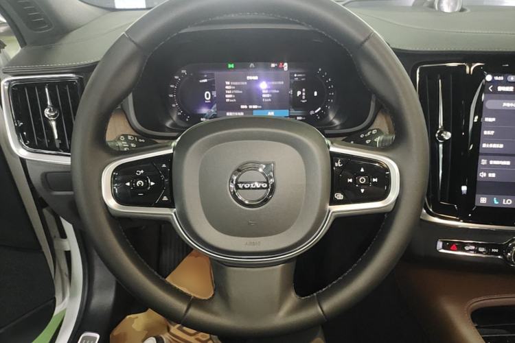 Used Volvo V90 2023 Cross Country B5 AWD Prestige Edition Steering Wheel