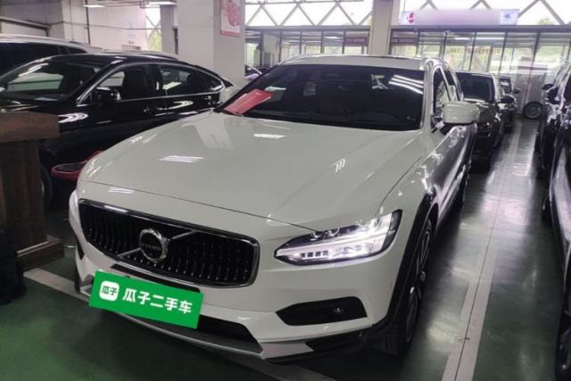 Used Volvo V90 2023 Cross Country B5 AWD Prestige Edition