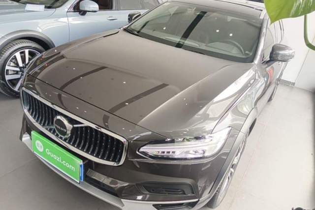 Used Volvo V90 2024 Cross Country B5 AWD Smart Range Edition