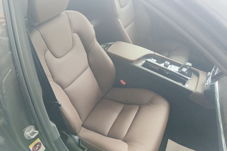 Used Volvo V90 2024 Cross Country B5 AWD Smart Range Edition Right Front Seat