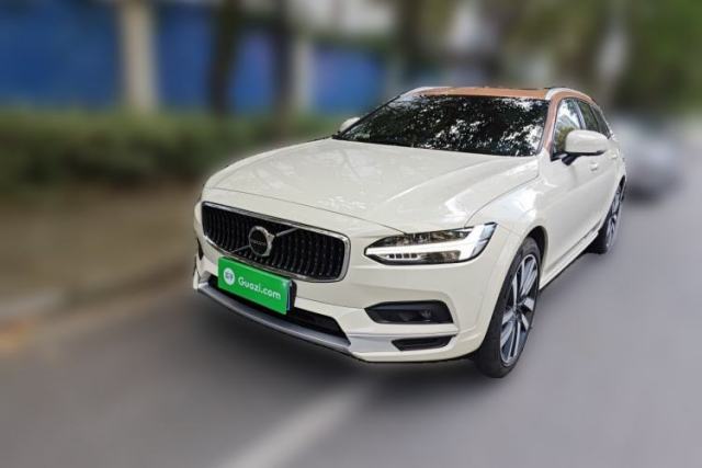 Used Volvo V90 2024 Cross Country B5 AWD Prestige Edition
