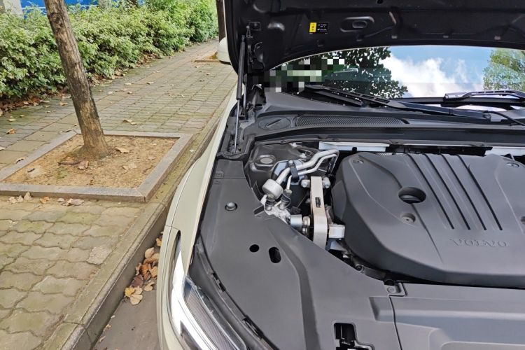 Used Volvo V90 2024 Cross Country B5 AWD Prestige Edition Engine Bay Right
