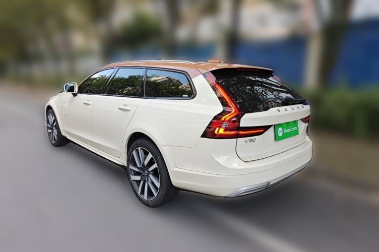 Used Volvo V90 2024 Cross Country B5 AWD Prestige Edition Rear Left 45 Deg
