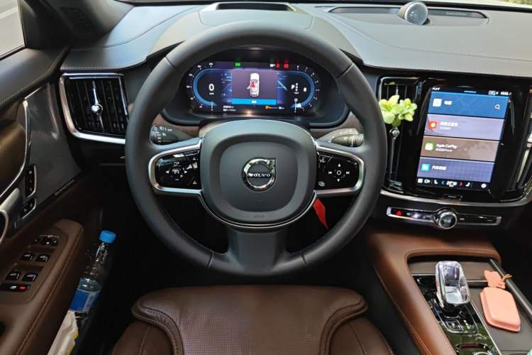 Used Volvo V90 2024 Cross Country B5 AWD Prestige Edition Steering Wheel