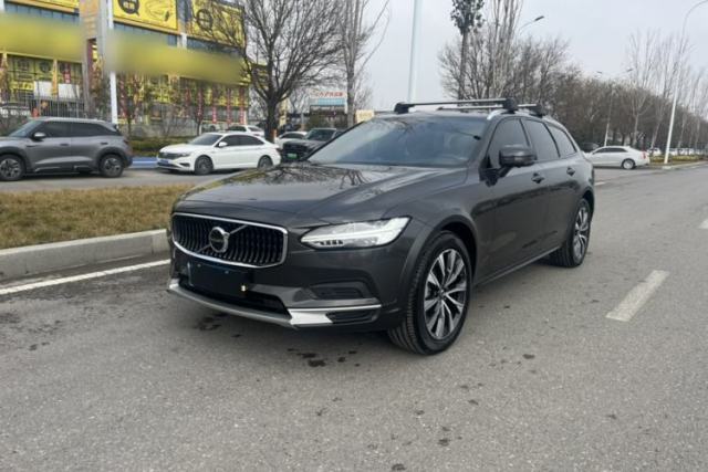 Used Volvo V90 2024 Cross Country B5 AWD Smart Range Edition