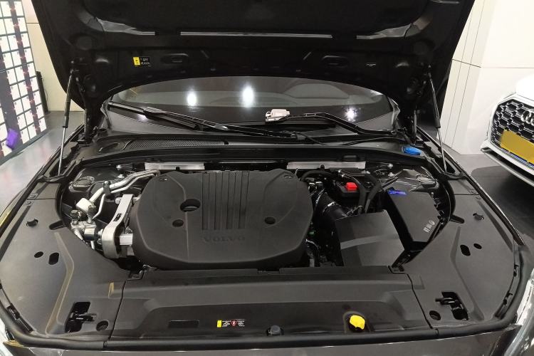 Used Volvo V90 2024 Cross Country B5 AWD Smart Range Edition Engine Bay