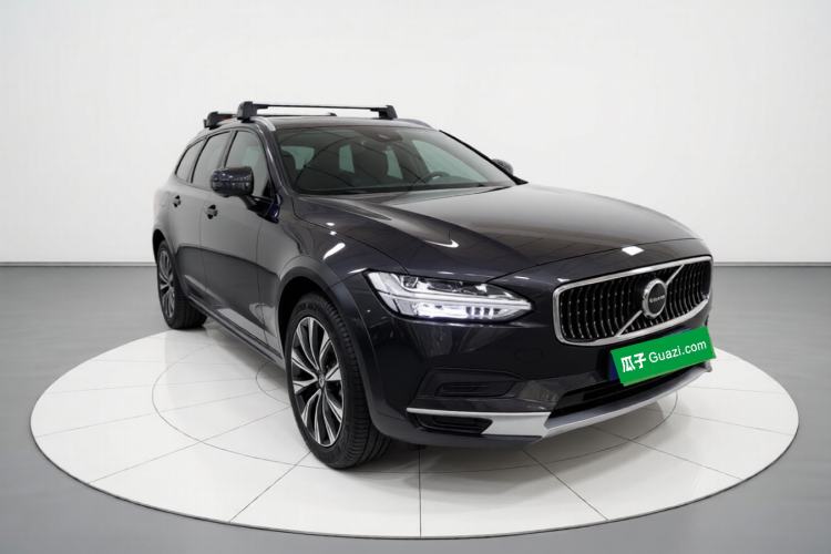 Used Volvo V90 2024 Cross Country B5 AWD Smart Range Edition Exterior 1