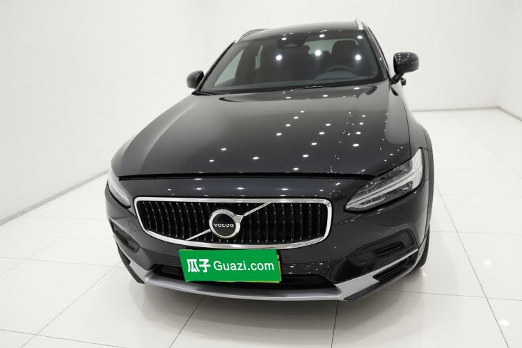 Used Volvo V90 2024 Cross Country B5 AWD Smart Range Edition Front