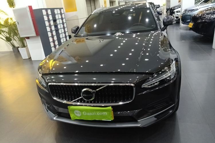 Used Volvo V90 2024 Cross Country B5 AWD Smart Range Edition Front