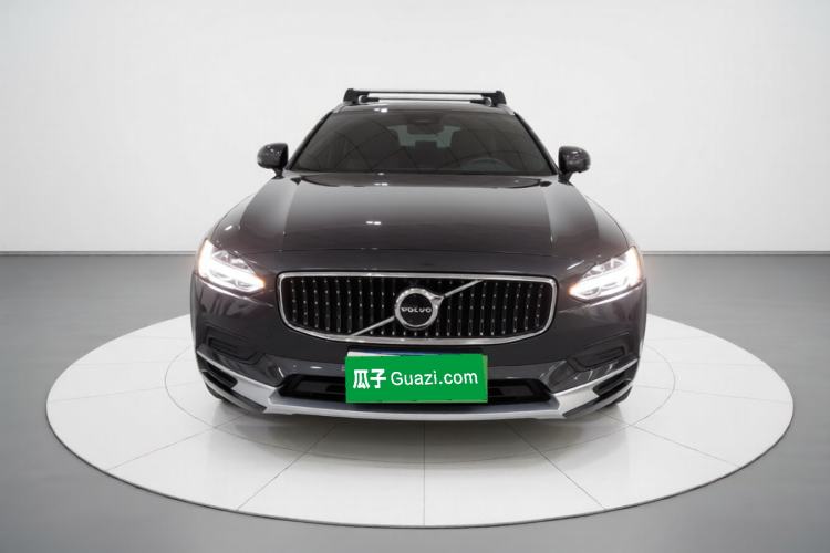 Used Volvo V90 2024 Cross Country B5 AWD Smart Range Edition Front