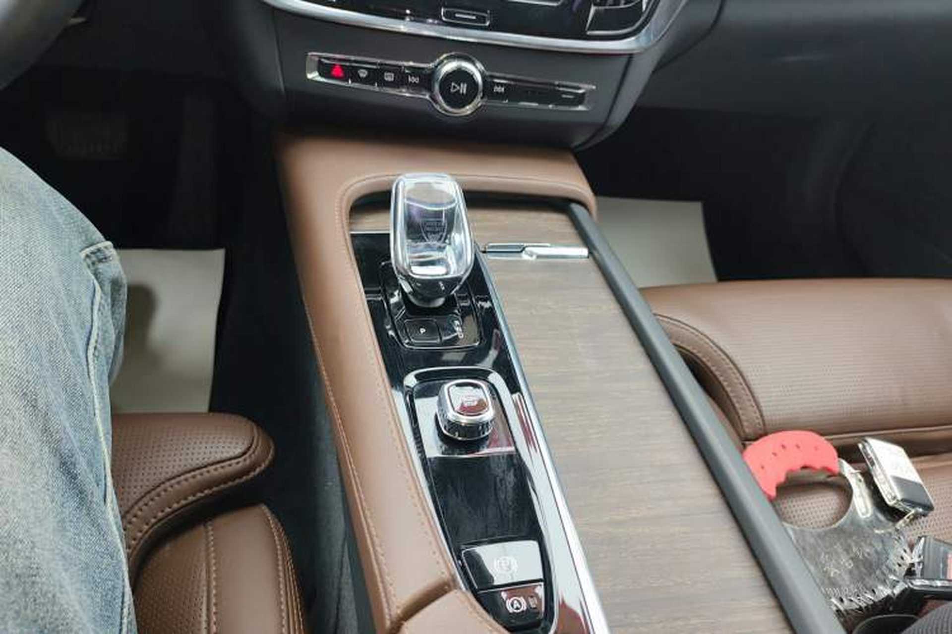 Used Volvo V90 2024 Cross Country B5 AWD Prestige Edition Gear Lever