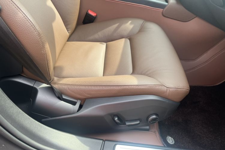 Used Volvo V90 2024 Cross Country B5 AWD Smart Range Edition Interior 10
