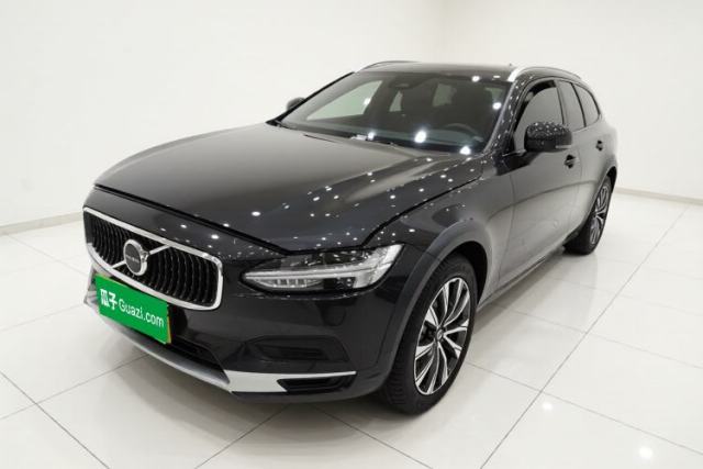 Used Volvo V90 2024 Cross Country B5 AWD Smart Range Edition
