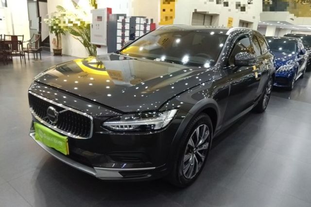 Used Volvo V90 2024 Cross Country B5 AWD Smart Range Edition