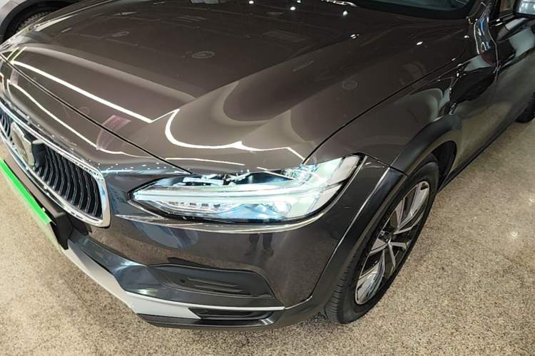 Used Volvo V90 2024 Cross Country B5 AWD Smart Range Edition Left Front Headlight