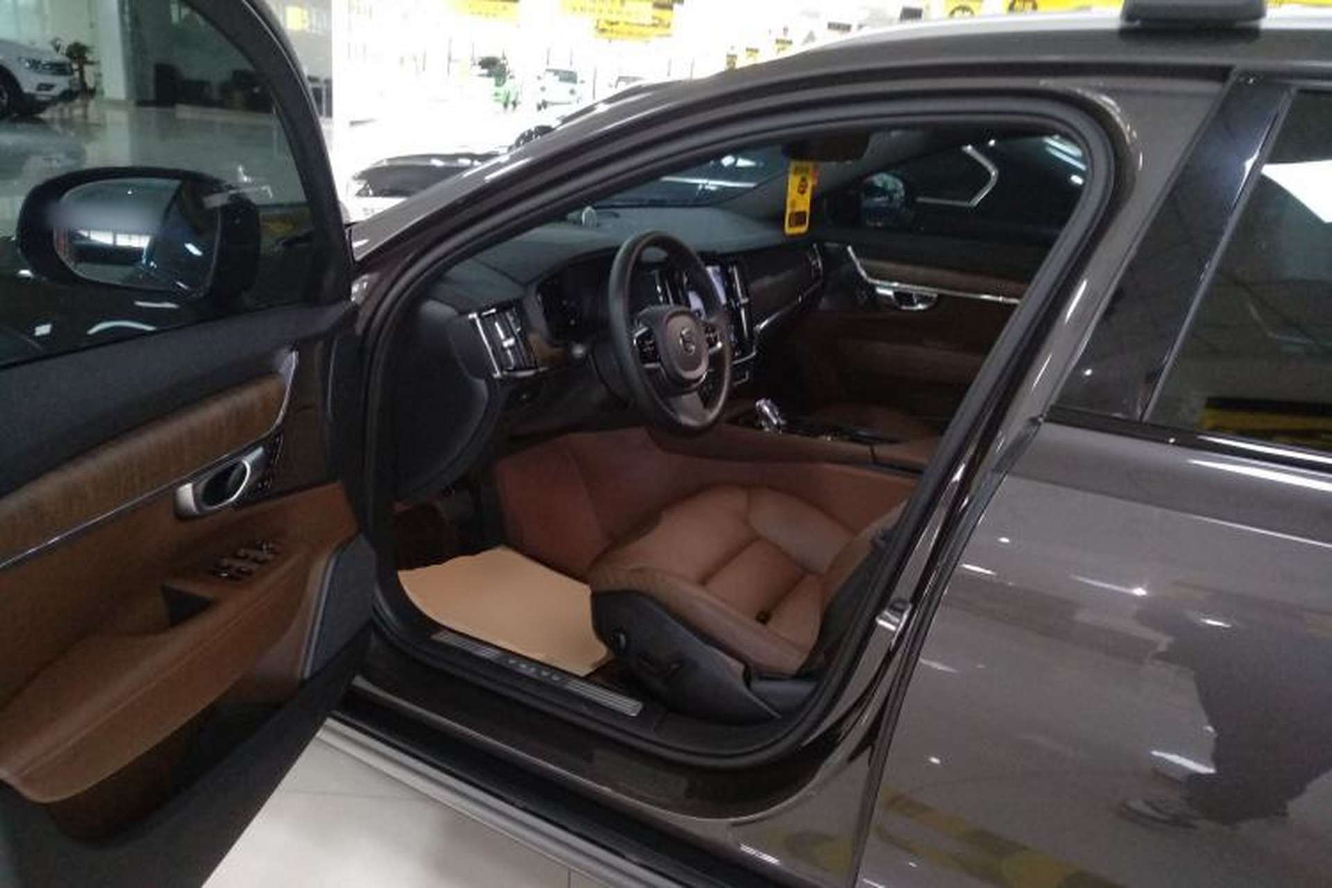 Used Volvo V90 2024 Cross Country B5 AWD Smart Range Edition Left Front Seat