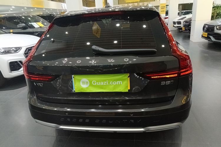 Used Volvo V90 2024 Cross Country B5 AWD Smart Range Edition Rear