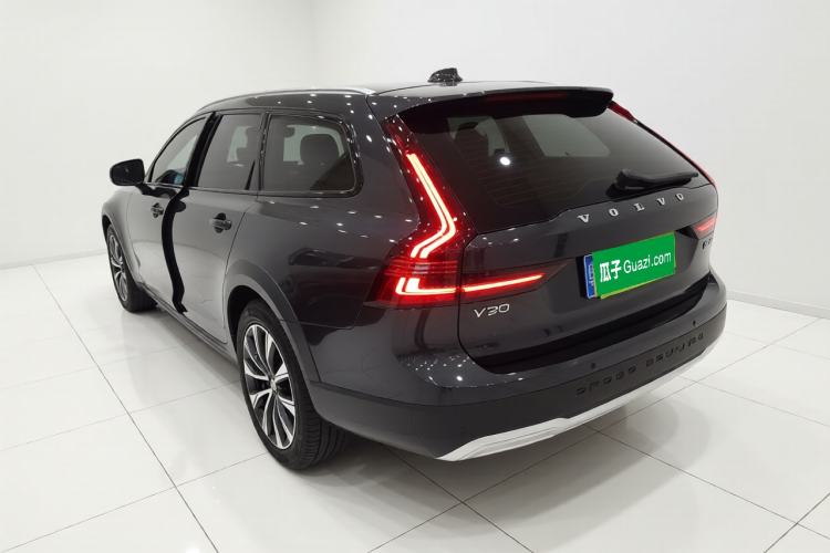 Used Volvo V90 2024 Cross Country B5 AWD Smart Range Edition Rear Left 45 Deg