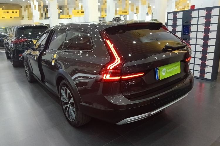 Used Volvo V90 2024 Cross Country B5 AWD Smart Range Edition Rear Left 45 Deg