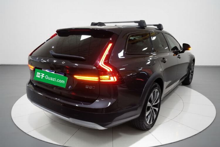 Used Volvo V90 2024 Cross Country B5 AWD Smart Range Edition Rear Right 45 Deg