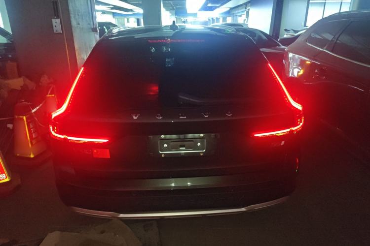 Used Volvo V90 2024 Cross Country B5 AWD Smart Range Edition Rear