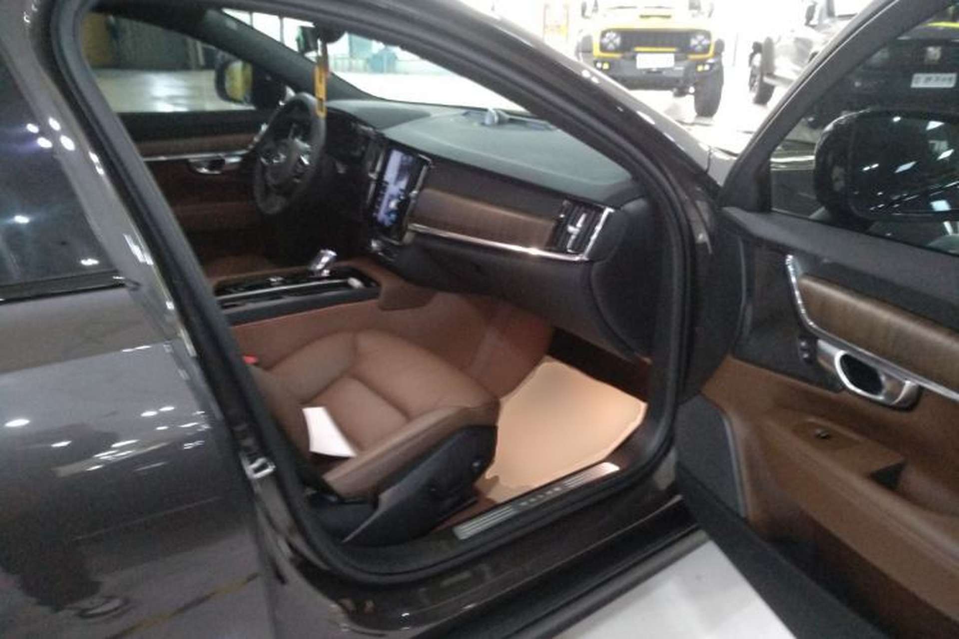 Used Volvo V90 2024 Cross Country B5 AWD Smart Range Edition Right Front Seat