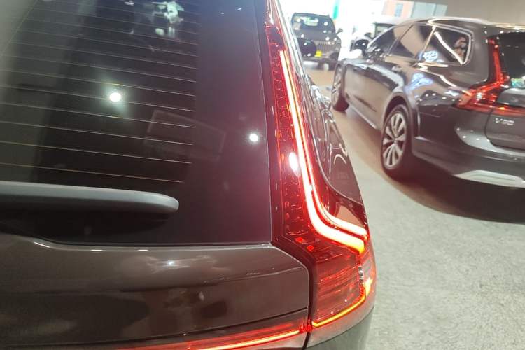 Used Volvo V90 2024 Cross Country B5 AWD Smart Range Edition Right Rear Taillight