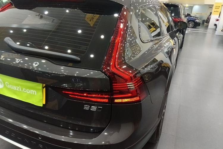 Used Volvo V90 2024 Cross Country B5 AWD Smart Range Edition Right Rear Taillight