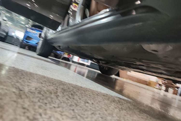 Used Volvo V90 2024 Cross Country B5 AWD Smart Range Edition Right Side Sill