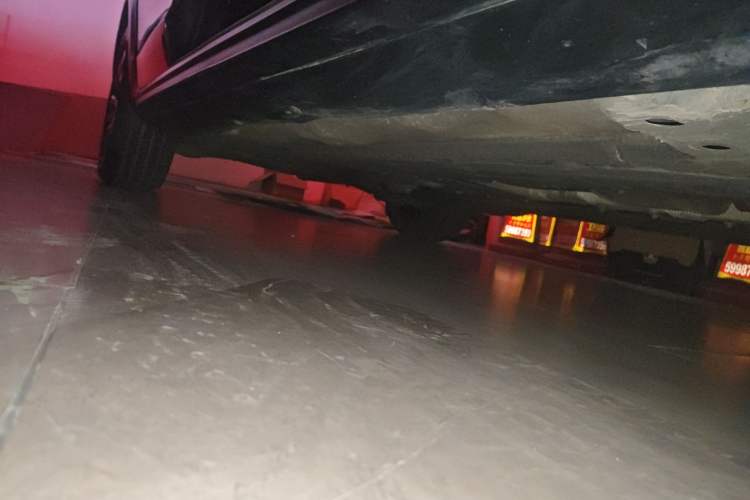 Used Volvo V90 2024 Cross Country B5 AWD Smart Range Edition Right Side Sill